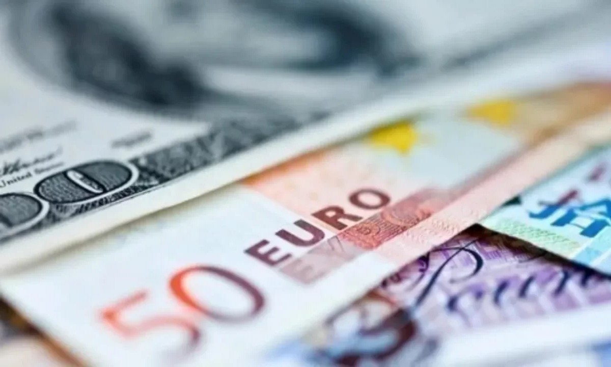 01 Dövizde Yeni Zirve Sinyali! Dolar Ve Euro Yukarı Yönlü Harekette... 4