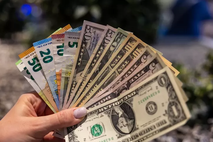 01 Döviz Piyasalarında Savaş Etkisi... Dolar Yükselişte, Euro Ve Sterlin Geriledi! 2