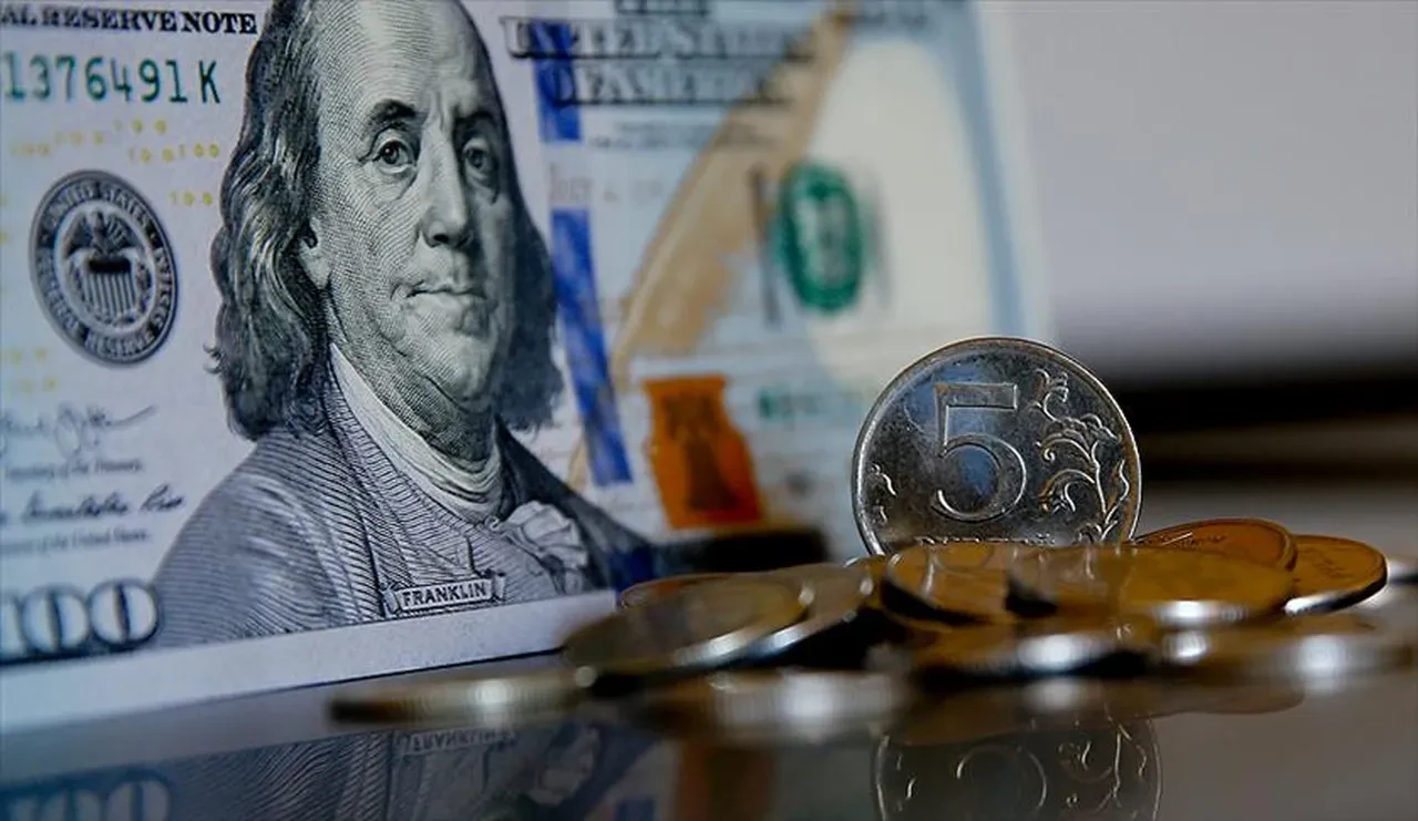 01 Dövizde Yön Ayrıştı! Dolar Yükseldi, Euro Düştü 2