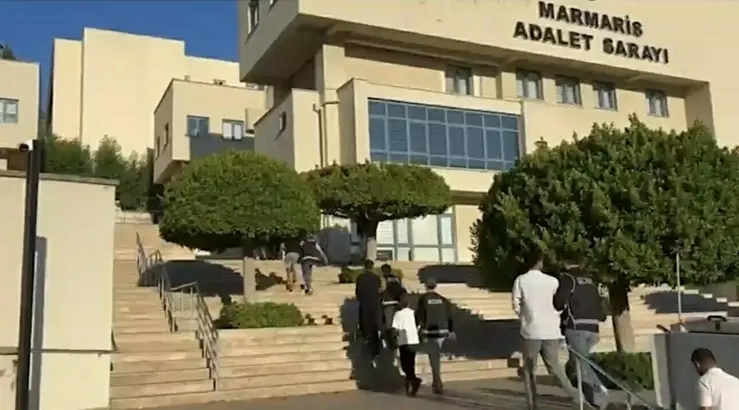 Depolardan kaçak tütün fışkırdı: 4 tutuklama