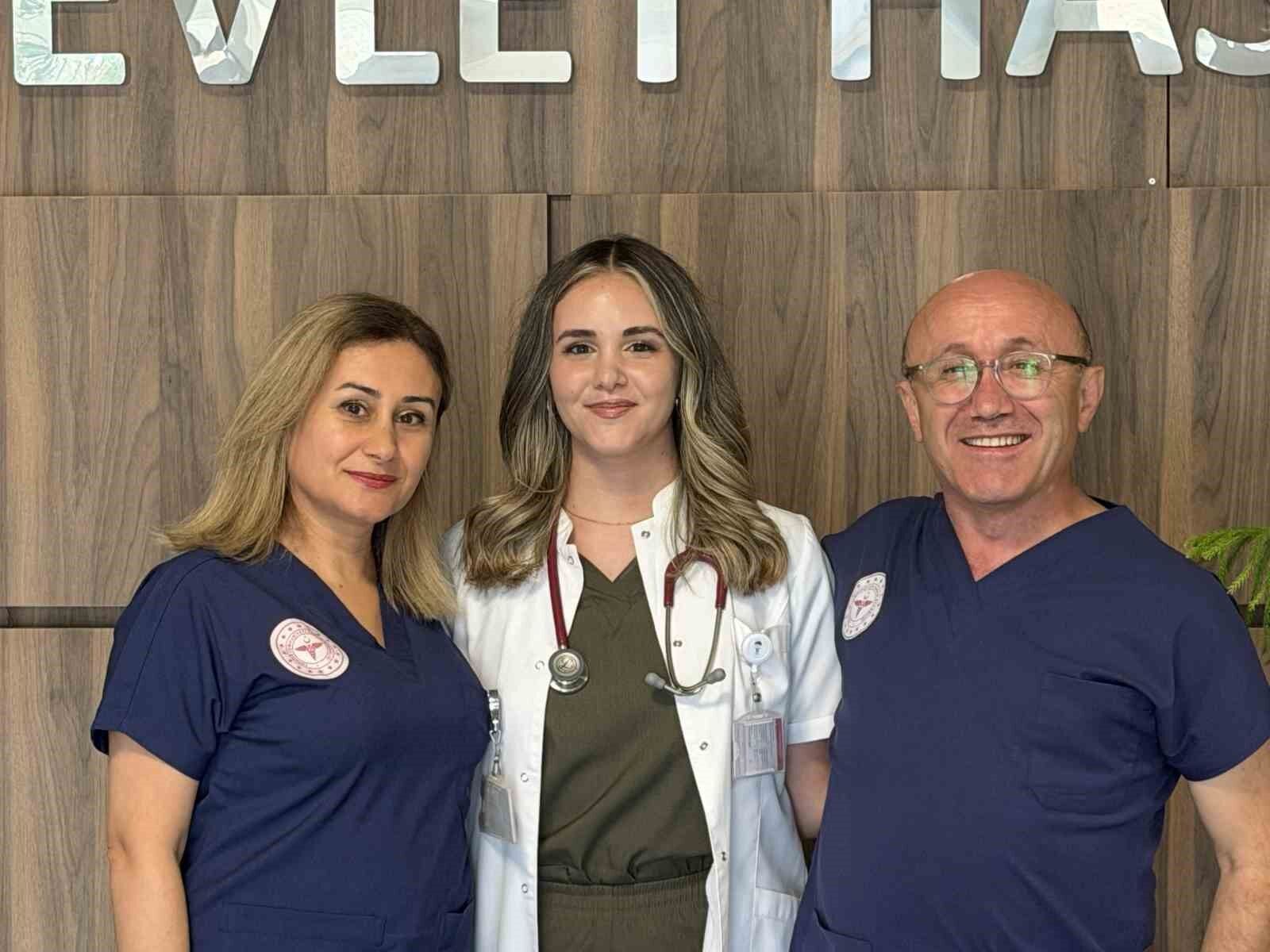 Anne ve babasına aynı hastanede meslektaş oldu