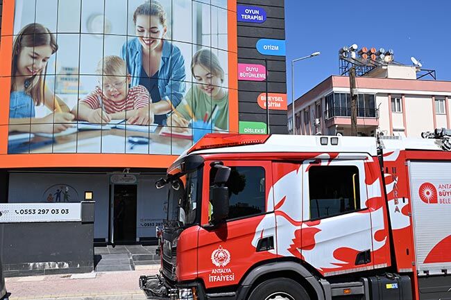 Kepez'de eğitim merkezinde yangın