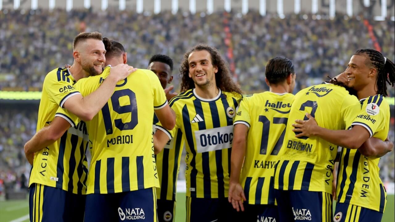 Fenerbahçe'den Eyüpspor'a tarihi fark... Sarı Kanarya, 25 yıl sonra ilki gerçekleştirdi!