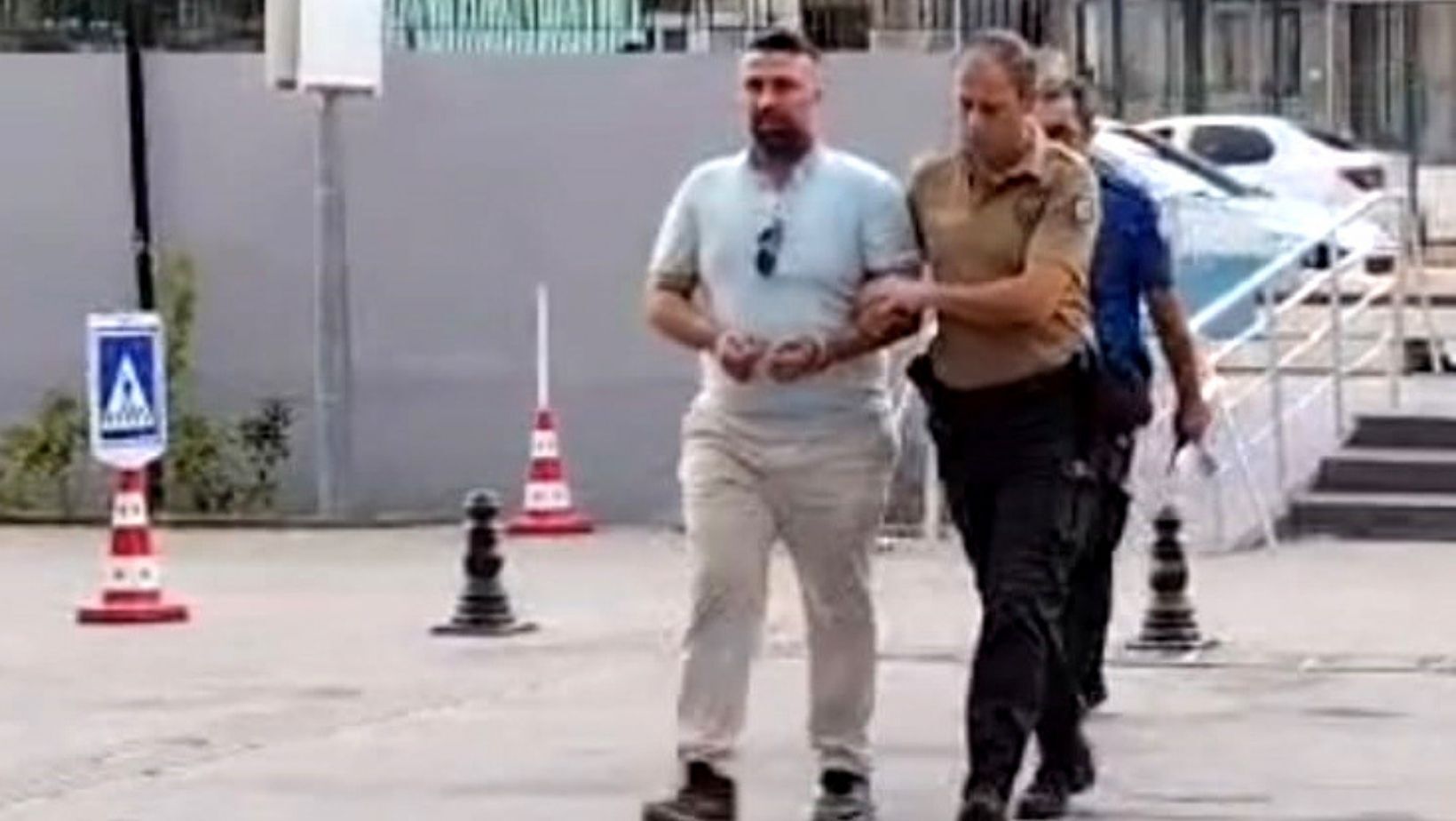 Manavgat'ta ölü adamın ehliyetiyle servis şoförlüğü yaptı