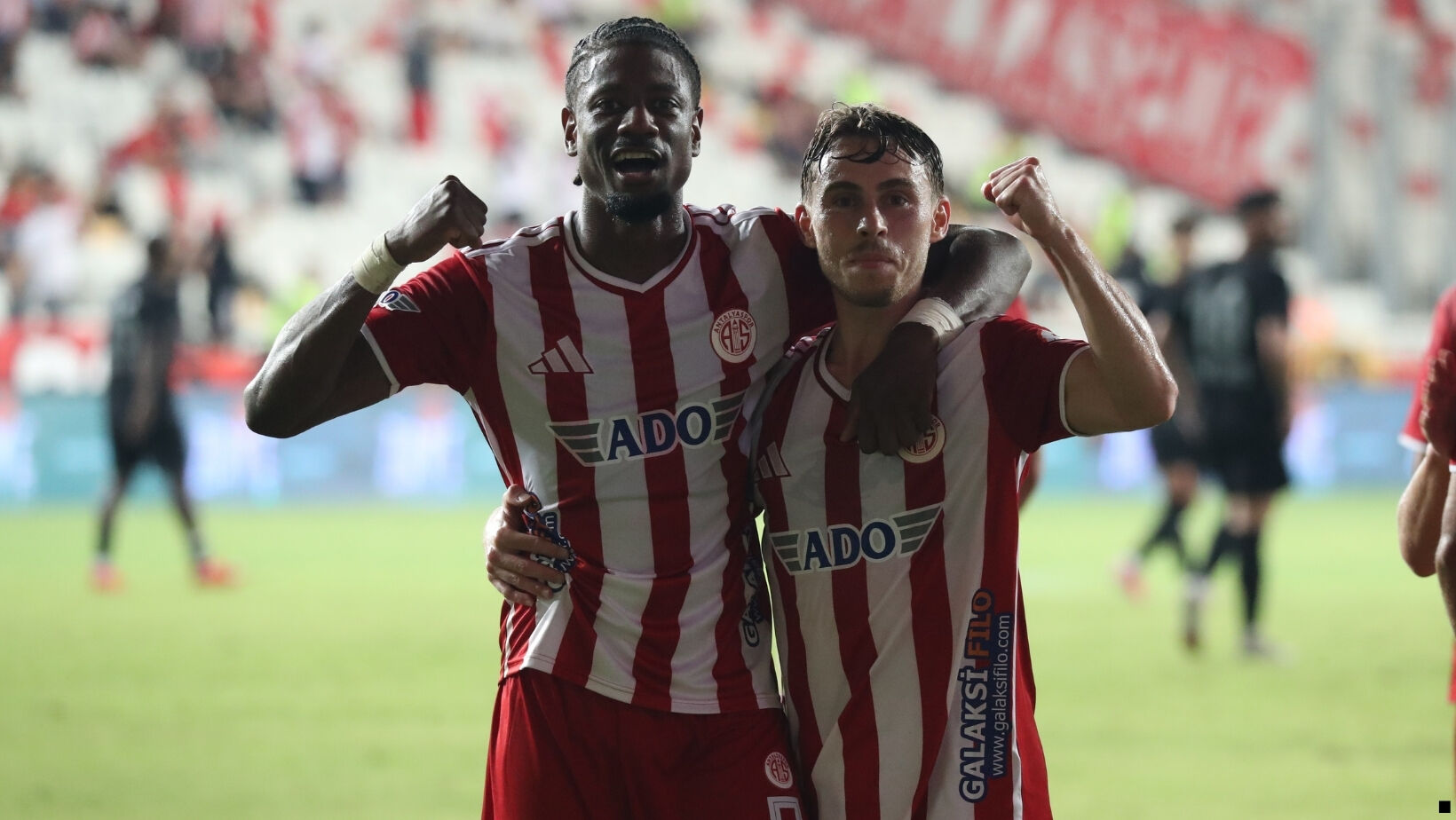 Antalyaspor, Vanspor FK'yı 3 golle geçti