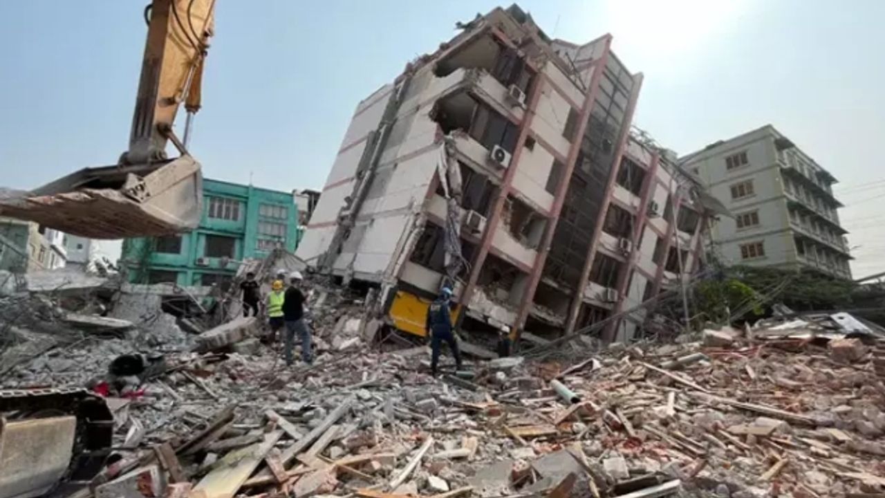 2 depremle sarsılmıştı! İşte Myanmar'daki güncel can kaybı sayısı