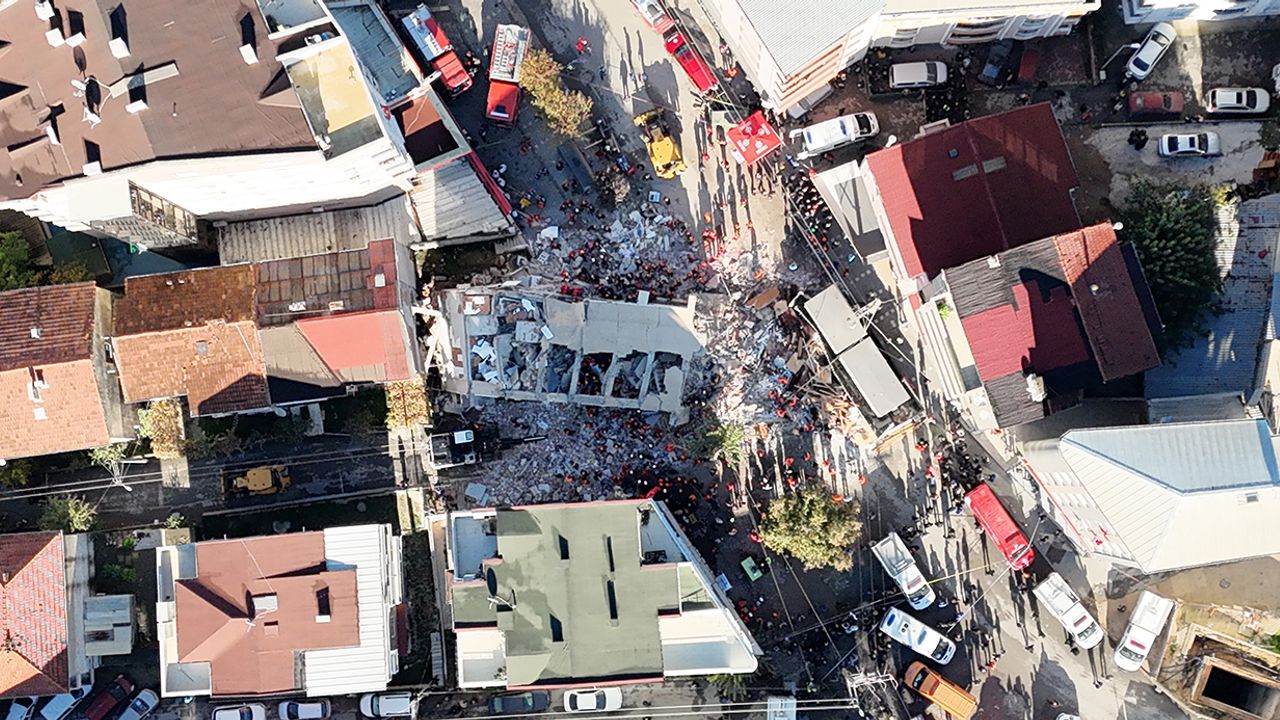 Gebze’de çöken bina havadan görüntülendi