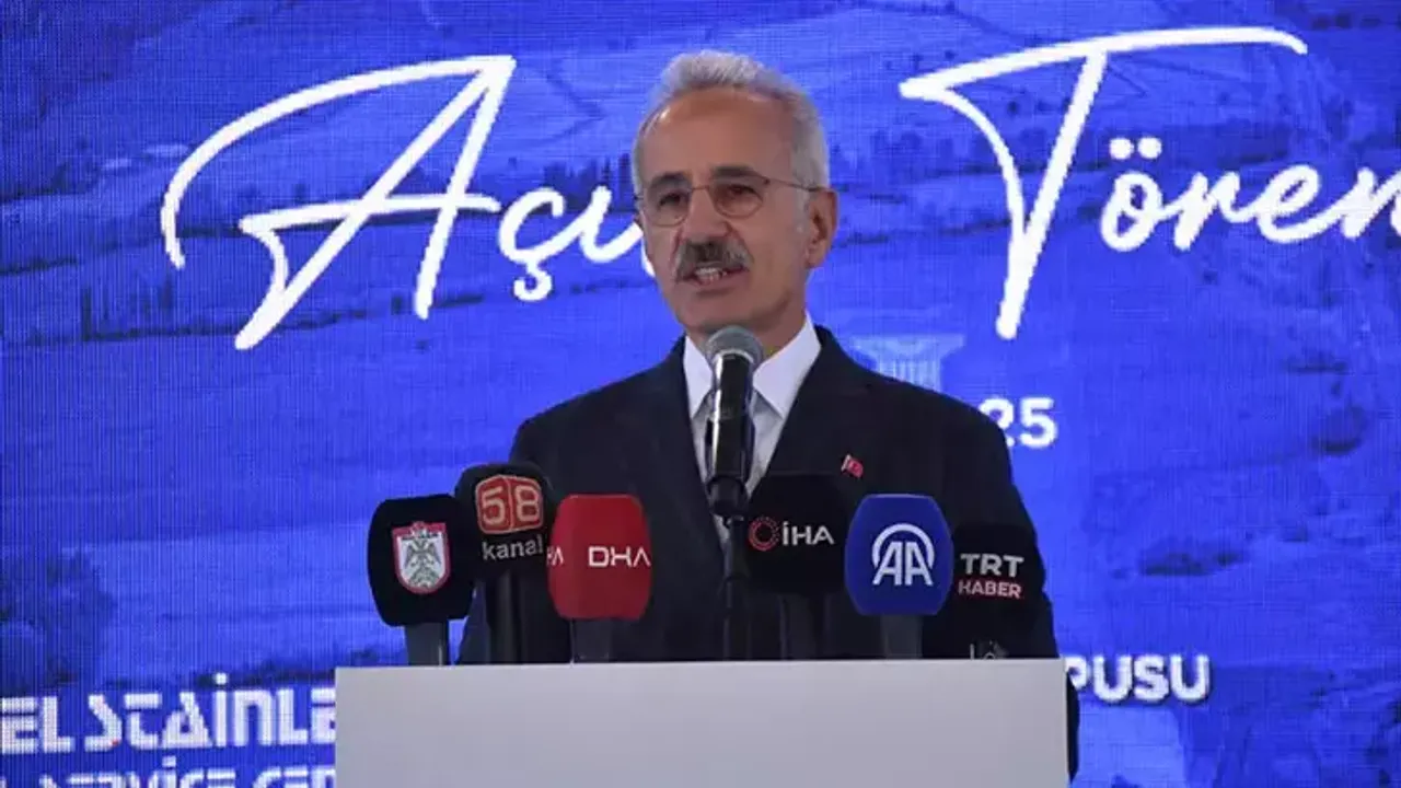 Bakan Uraloğlu: Gökyüzünde sınır tanımayan bir Türkiye inşa ettik