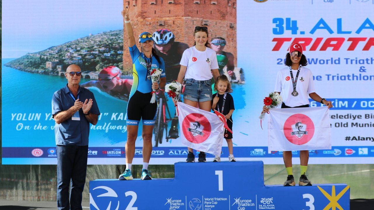 34. Uluslararası Alanya Triatlonu tamamlandı
