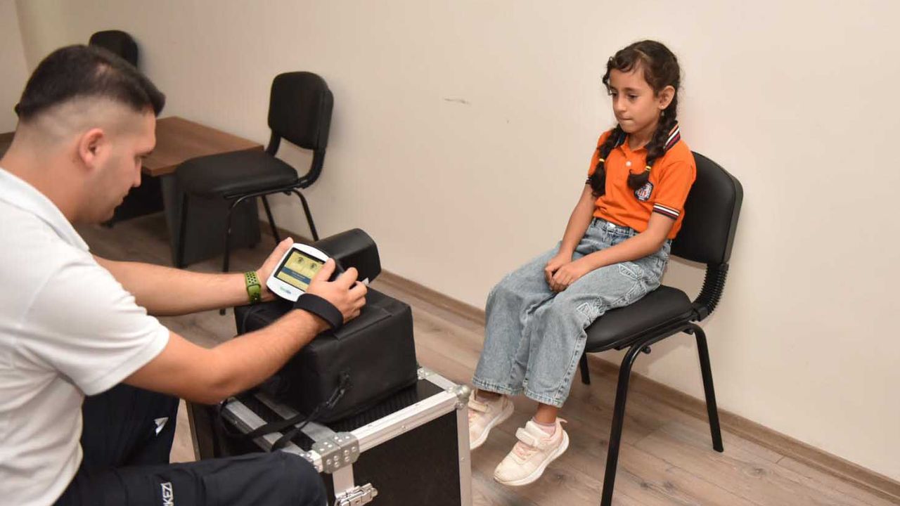 Kepez'de öğrencilere göz taraması yapıldı