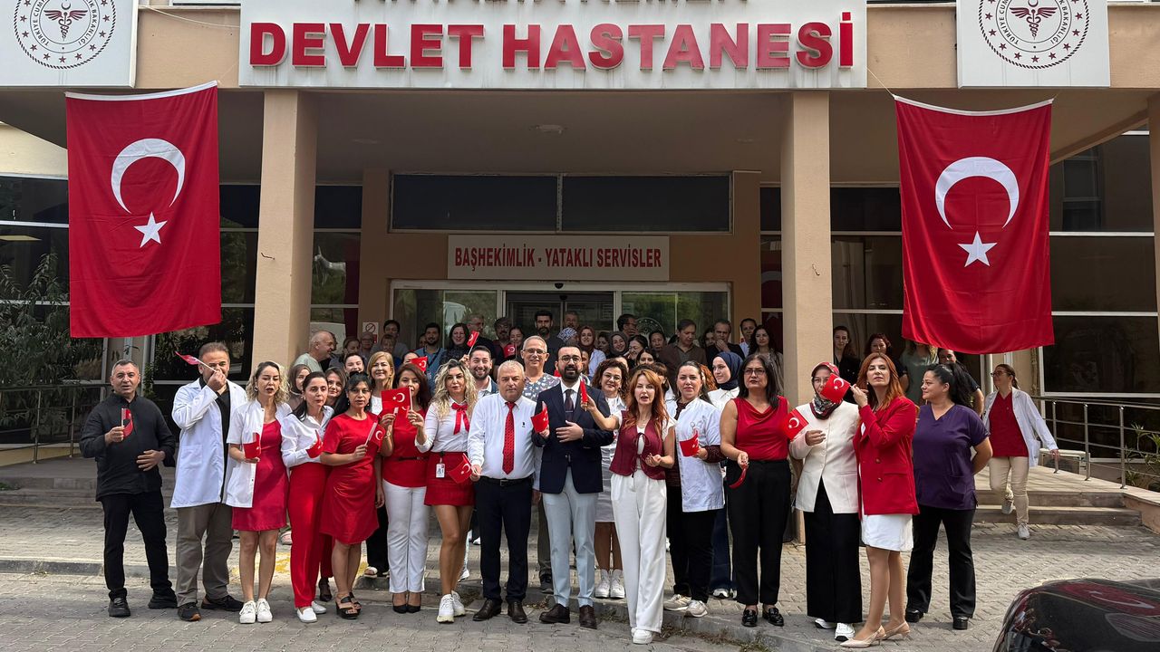 Sağlık çalışanları 29 Ekim'i kutladı