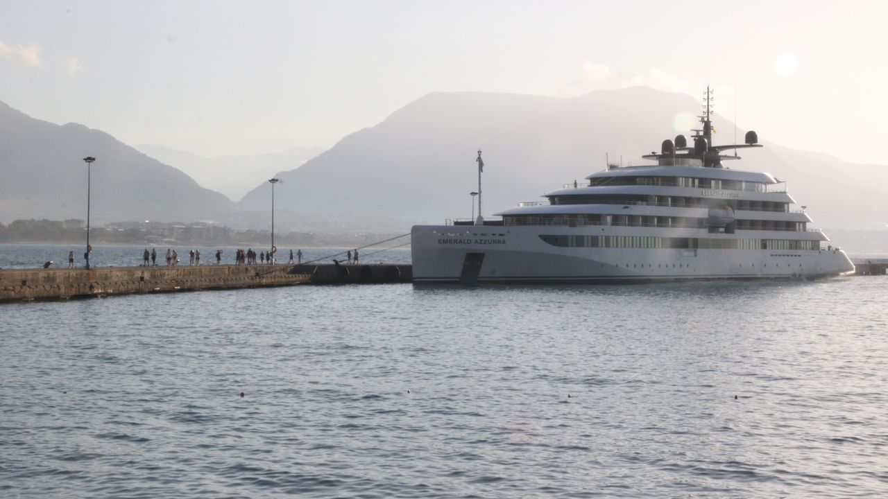 ‘Emerald Azzurra’ Alanya’da
