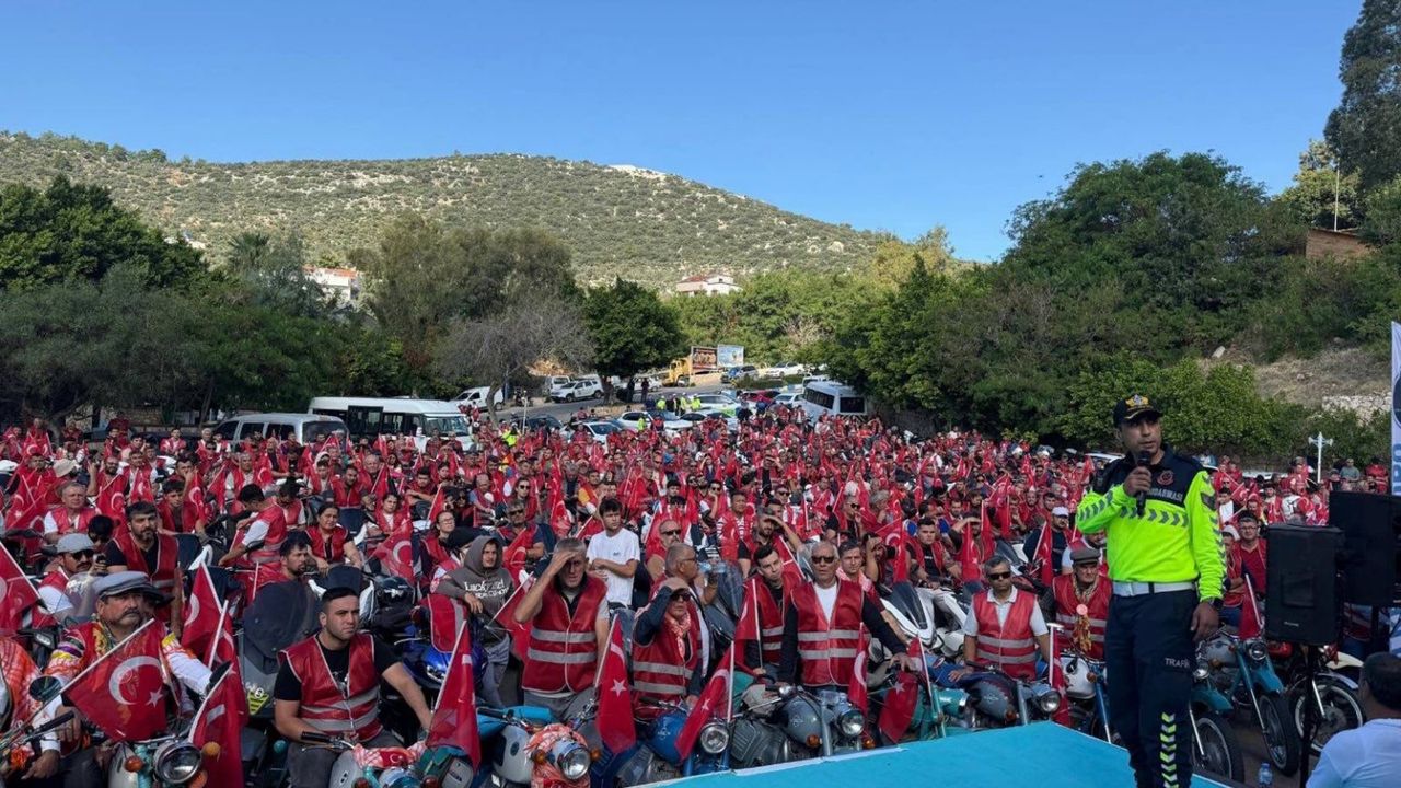 'Cumhuriyet Yolunda Kaskımla Güvenli Sürüş' etkinliği