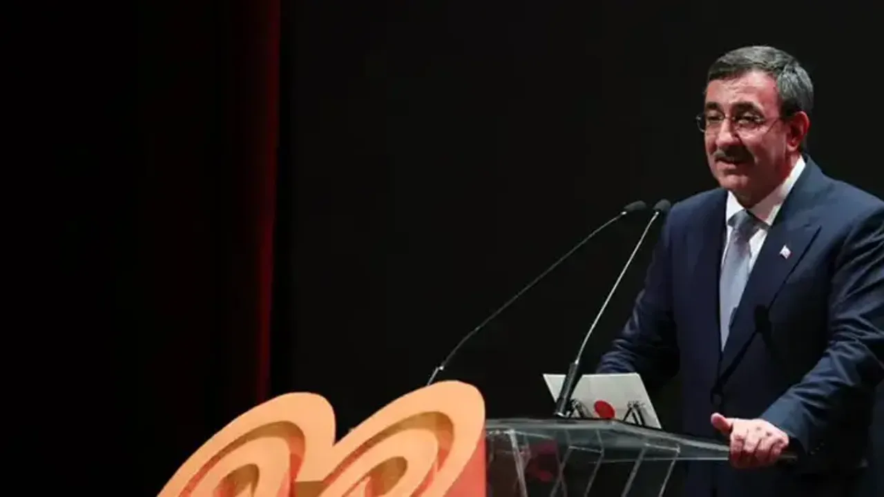 Cevdet Yılmaz: Hem güçlü, hem haklı olmak zorundayız