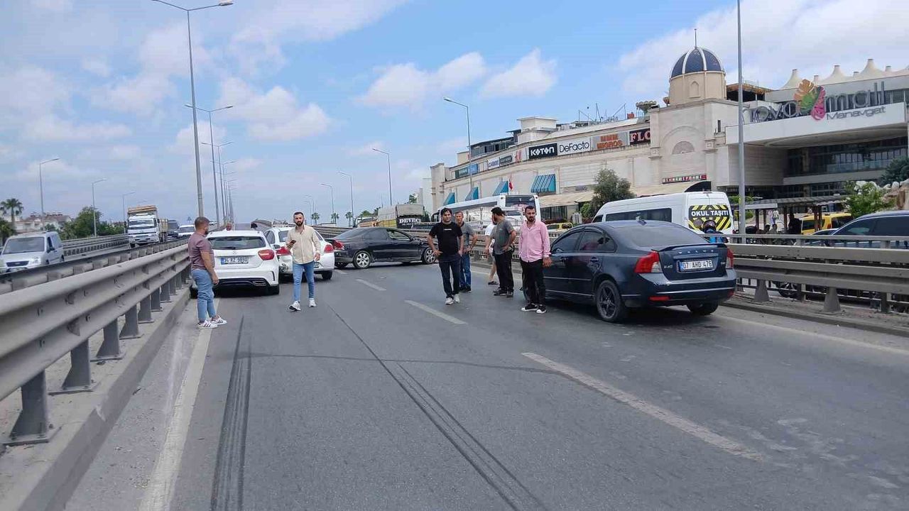 Manavgat'ta zincirleme kaza
