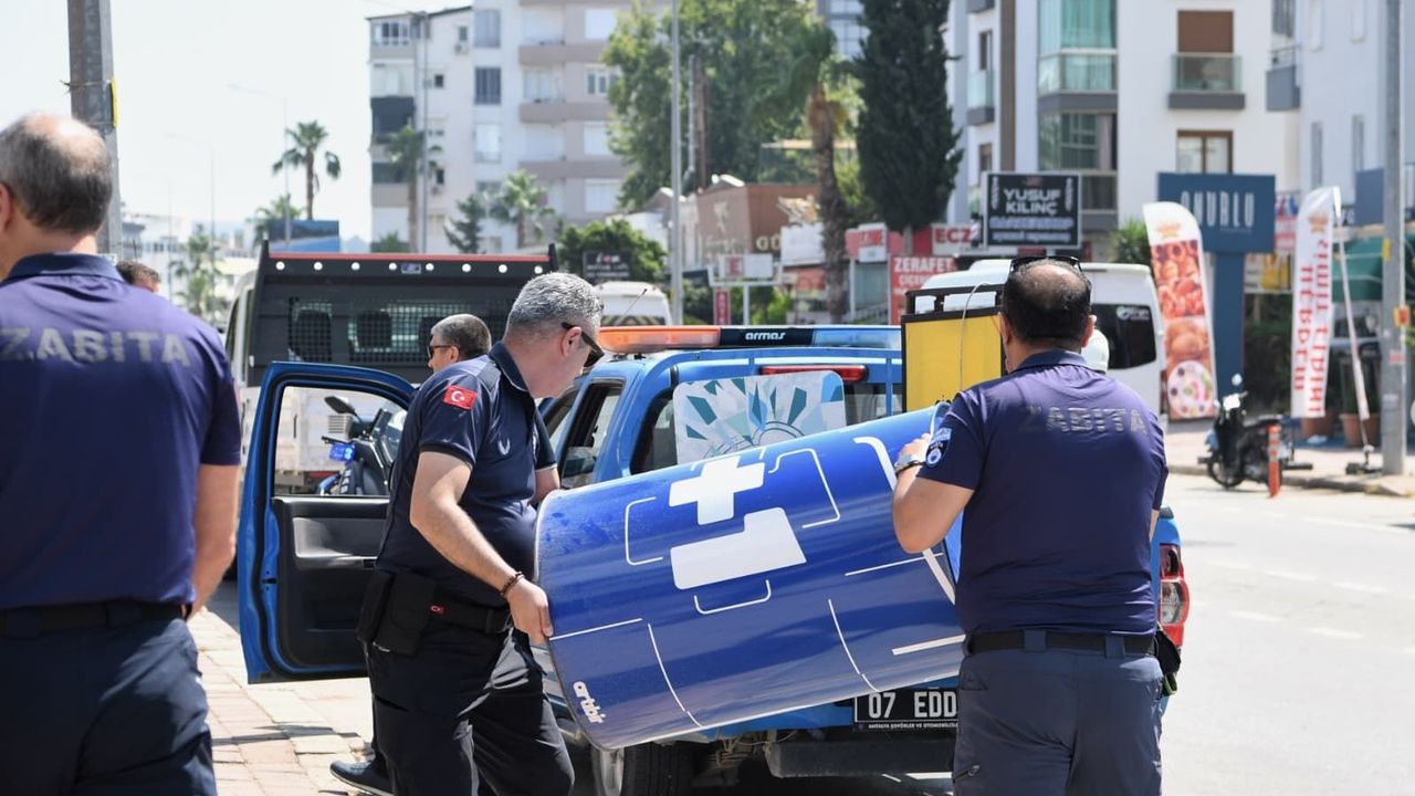 Konyaaltı’nda kaldırım işgaline geçit yok