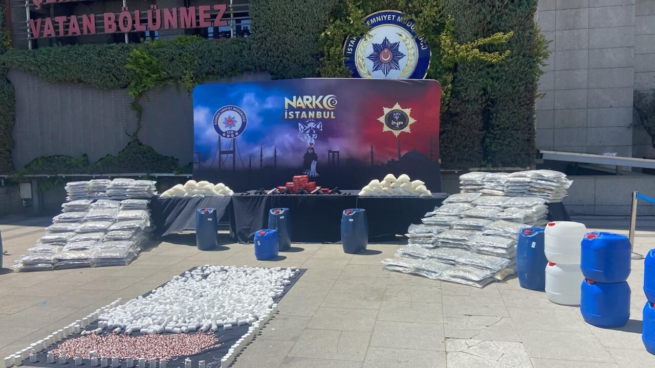 4 ilde zehir tacirlerine dev operasyon: 1,2 ton uy