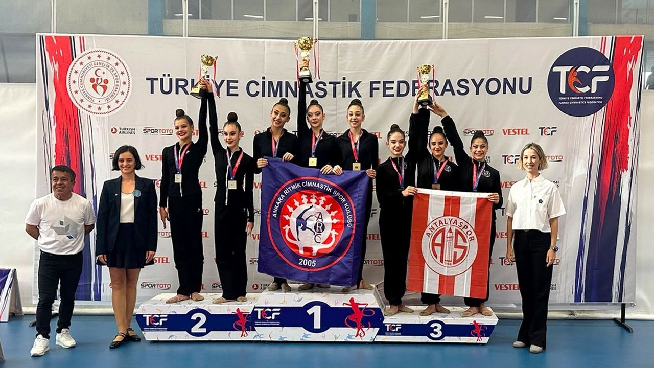 Antalyasporlu cimnastikçilerden Türkiye Şampiyonas