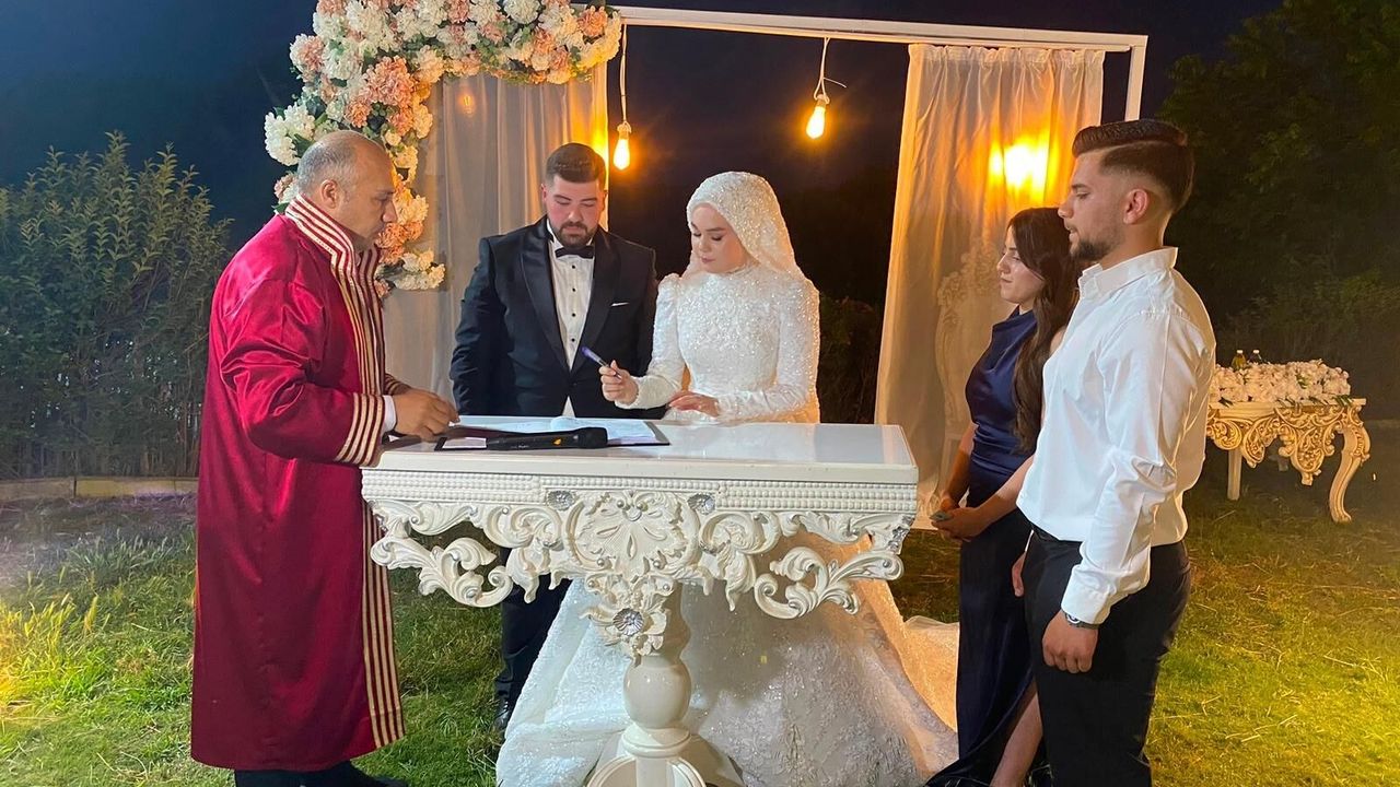 Fatmanur ve Ahmet’e görkemli düğün töreni
