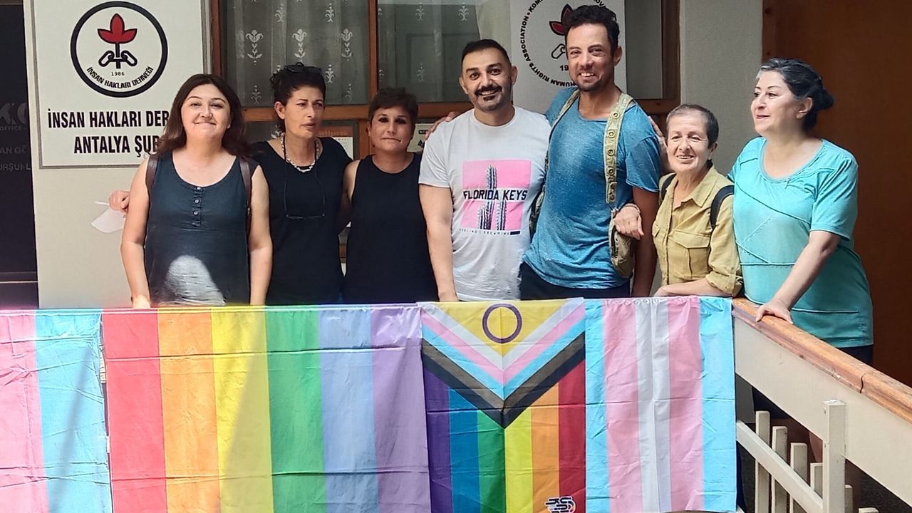 12'nci Yargı Paketi’ne tepki: ‘LGBTİ+’lar ve kadın