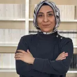 Gülfidan öğretmen, okuluna 5 bin 500 kitaplık modern kütüphane kazandırdı