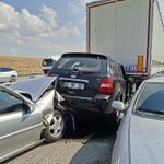 Anız yangını kazaya neden oldu: 13 araç birbirine girdi