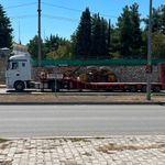 Ani fren yapan tırın üzerindeki greyder devrildi