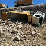 Devrilen kamyonun sürücüsü öldü