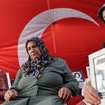 Diyarbakır anneleri PKK ve uzantısı YPG-SDG’nin feshini değerlendirdi