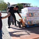 Kemer'de ücretsiz kırtasiye malzemeleri