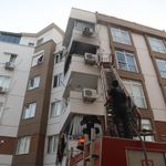 Klimadan çıkan yangında daire kullanılamaz hale geldi
