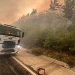 Kumluca yangınında ev ve seralar zarar gördü