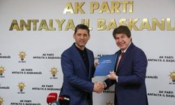 Menderes Türel, adaylık başvurusunu il başkanlığına yaptı