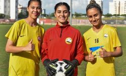 Kadın futbolcular hayallerine top koşturuyor