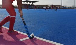 Hokey Grup maçları başladı 