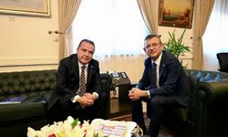 Böcek'ten Özel'e ziyaret  