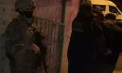 DEM Parti İlçe binasına operasyon: 2 gözaltı