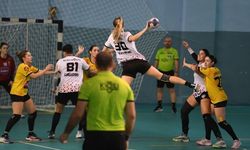 Mavi Kelebekler 16’da 16 peşinde 