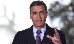 İspanya Başbakanı Pedro Sanchez, görevinde kalma kararı aldı