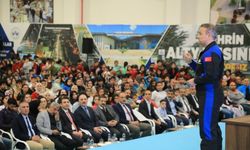 Astronot Gezeravcı Elazığ'da öğrencilerle buluştu