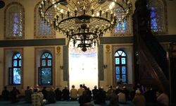 Şehitler ve Filistinliler için sabah namazında tüm camilerde dua edildi