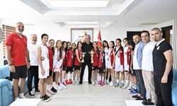 Şampiyonlardan Uysal’a ziyaret 