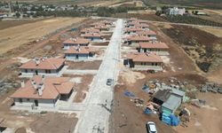 Kilis'te köy evleri hak sahiplerine teslim ediliyor