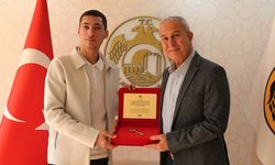 Razgatlıoğlu'na "şehrin anahtarı" verildi