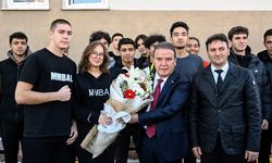 Hayırseveri olduğu okulu ziyaret etti