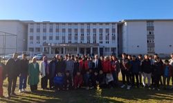 Öğrenciler zeytin fidanı dikti