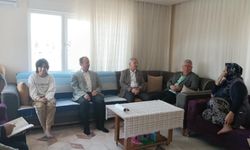 Demir, mahalleleri karış karış geziyor 