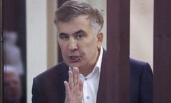 Eski Gürcistan Cumhurbaşkanı Saakaşvili'ye 9 yıl hapis cezası