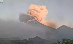 Guatemala'daki Fuego Yanardağı patladı!