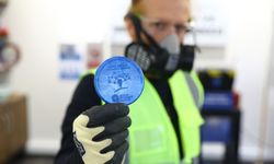 Plastik kapakları geri dönüştürüyor  